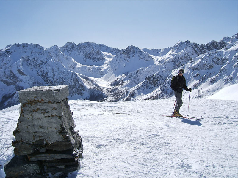 Estelletta : Monique et derrière le fond de vallée de Chialvetta et la course de demain.