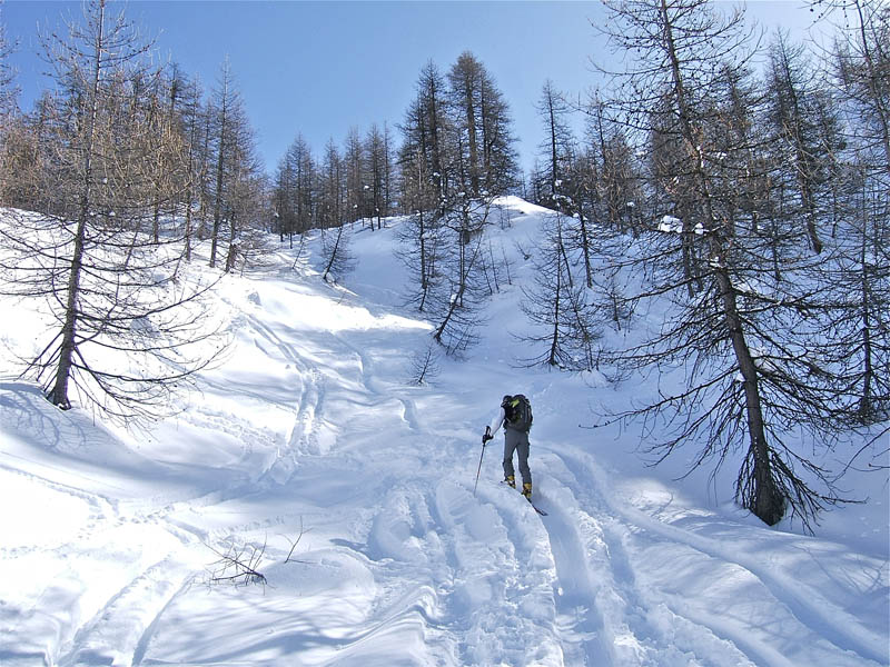 Estelletta : Une belle trace de montée et encore peu de traces de descente.