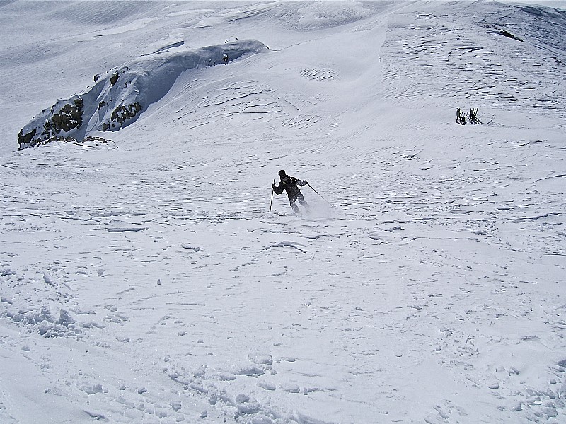 #12 Cassin : Monique attaque pour rejoindre l Cassin : Monique attaque pour rejoindre l'épaule 2500m où nous devrons bifurquer à l'W.