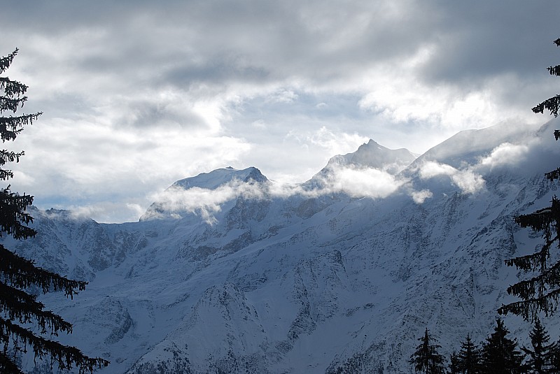 #1 mont blanc du tacul : ça souffle la haut.
profitons de la vue.
ça va pas durer mont blanc du tacul : ça souffle la haut.
profitons de la vue.
ça va pas durer
