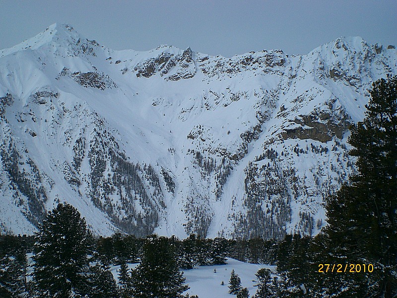 #6 brusas : Flanc Est de Peyre Eyraute, Pic Jean Rey et couloir E SE du Petit Puy, ça fait envie mais il faudra attendre de meilleures conditions. brusas : Flanc Est de Peyre Eyraute, Pic Jean Rey et couloir E SE du Petit Puy, ça fait envie mais il faudra attendre de meilleures conditions.