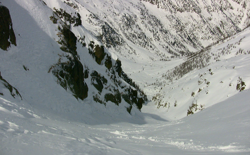 #12 Le vallon de la Balme Guillié se resserre, belle ambiance Le vallon de la Balme Guillié se resserre, belle ambiance