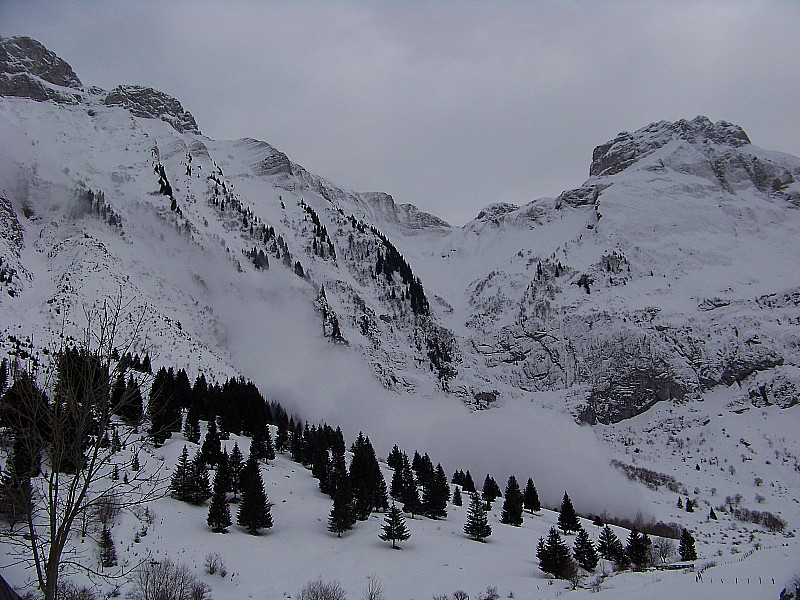 avalanche Bargy : Grosse avalanche versant Nord de la Tour du Bargy à 16h