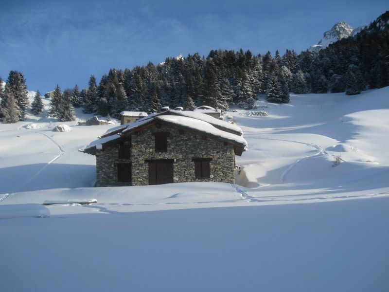 Refuge de l'Aiguille Doran : Dans son écrin de neige