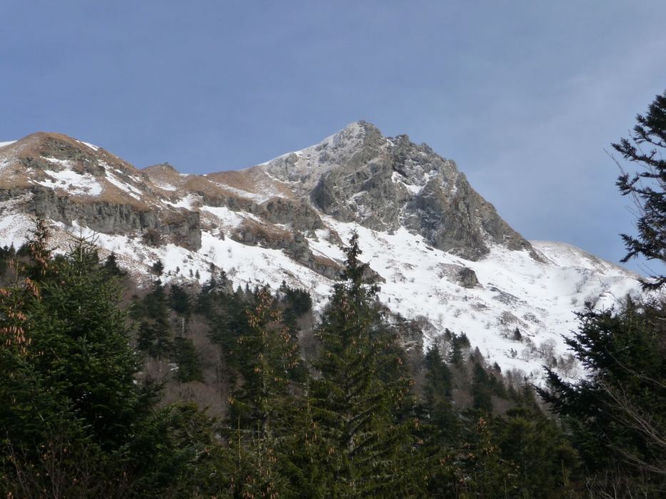 #1 Le Roc de Cuzeau : Sa face Ouest est la moins enneigée Le Roc de Cuzeau : Sa face Ouest est la moins enneigée