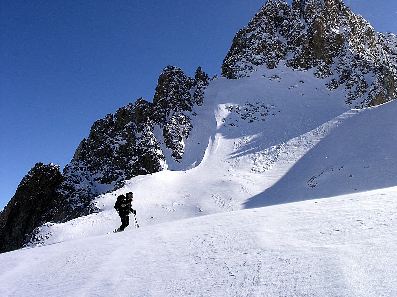 #5 Col de la Lavey : Le montagnard devant l Col de la Lavey : Le montagnard devant l'aiguille des Etages