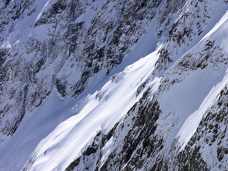 #8 Col de la lavey : 3 gars qui tracent en face Col de la lavey : 3 gars qui tracent en face
