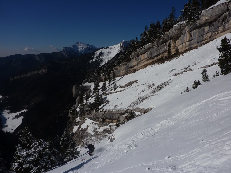 #13 Rochers du Midi : Belle ambiance sous ces falaises ocres. Rochers du Midi : Belle ambiance sous ces falaises ocres.
