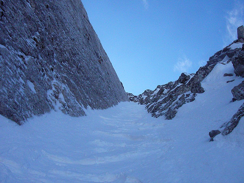 #8 début du couloir : Les traces dans un 50° bien glacé début du couloir : Les traces dans un 50° bien glacé