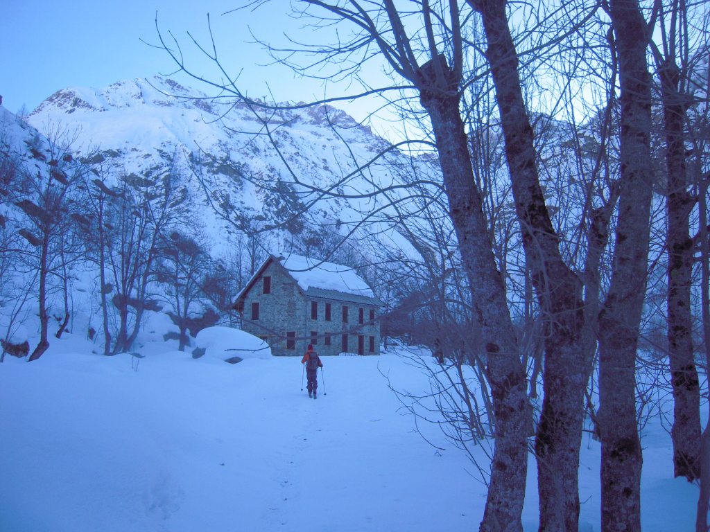 #2 refuge du clot : chemin bien enneigé refuge du clot : chemin bien enneigé
