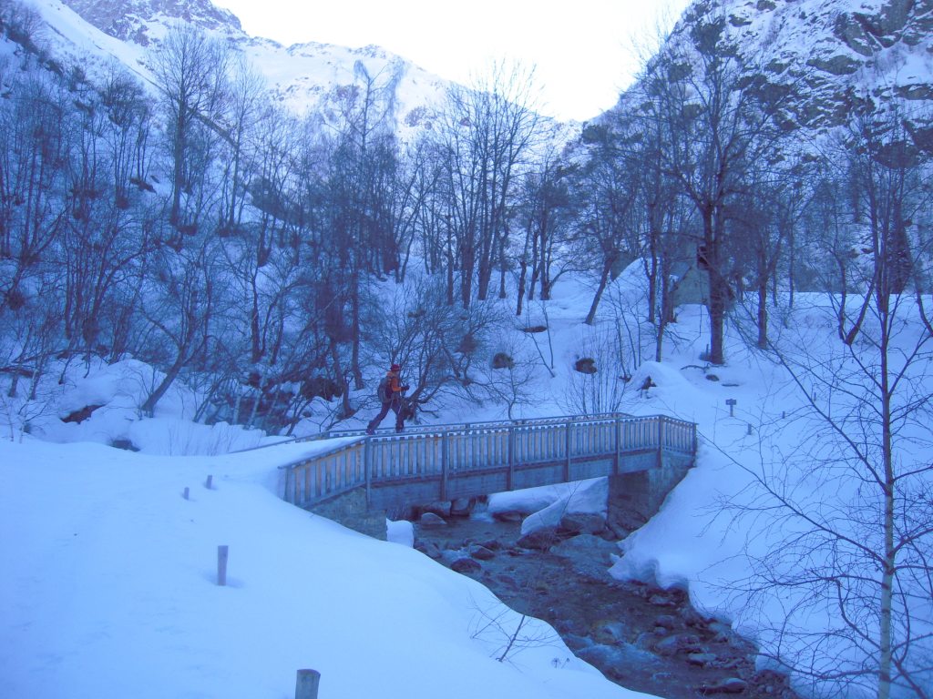 #3 passerelle du clot : neige sur la passerelle passerelle du clot : neige sur la passerelle