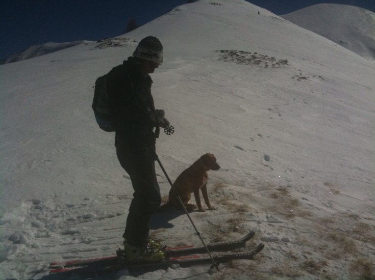 #4 On prépare la descente : Le Tchoa et Kakou le chien s On prépare la descente : Le Tchoa et Kakou le chien s'apprête à descendre
