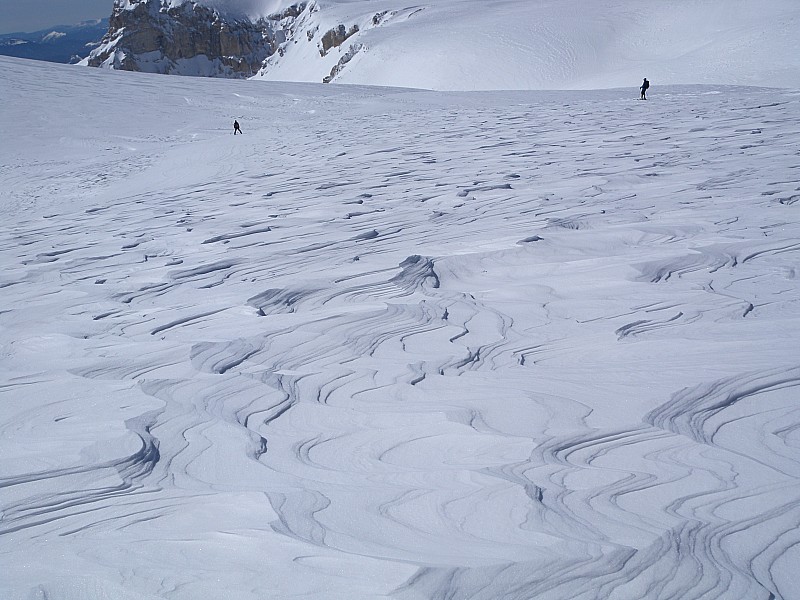 #5 Descente en peaux du sommet : Sur la neige soufflée, malgré le relief, ça va. Mais quand c Descente en peaux du sommet : Sur la neige soufflée, malgré le relief, ça va. Mais quand c'est vitrifié, c'est l'enfer