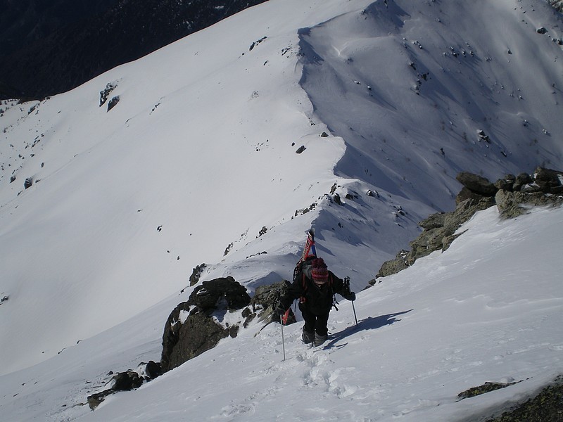 #9 Capelet S : Bonne ambiance dans le haut de l Capelet S : Bonne ambiance dans le haut de l'arête W du Capelet Sup