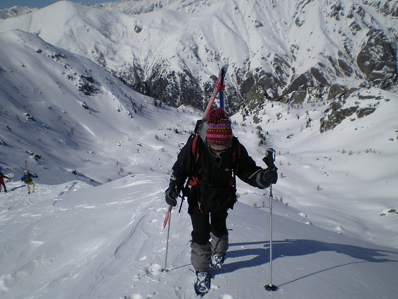 #8 Capelet S : Le vallon de descente en arrière plan Capelet S : Le vallon de descente en arrière plan
