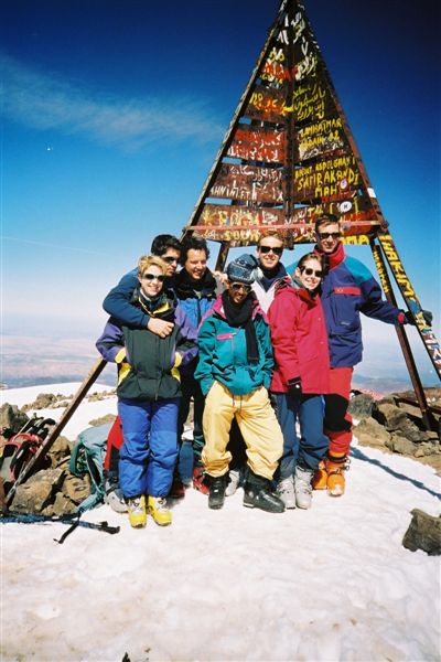Tous au sommet : La fine équipe avec notre guide marocain