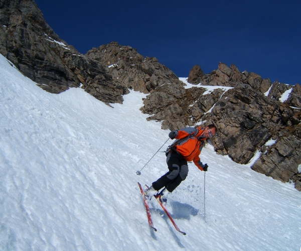 Sortie du couloir : Air-Mick, tout sourire; Sev dans l'étroiture en haut.