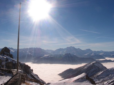 #1 vue de la cabane rambert : petite penséepour ceux qui sont restés en bas!;-) vue de la cabane rambert : petite penséepour ceux qui sont restés en bas!;-)