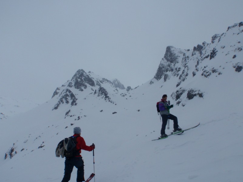 #1 en montant au col : itineraire evident , bonne neige , bonne accroche , que demander de plus ? en montant au col : itineraire evident , bonne neige , bonne accroche , que demander de plus ?