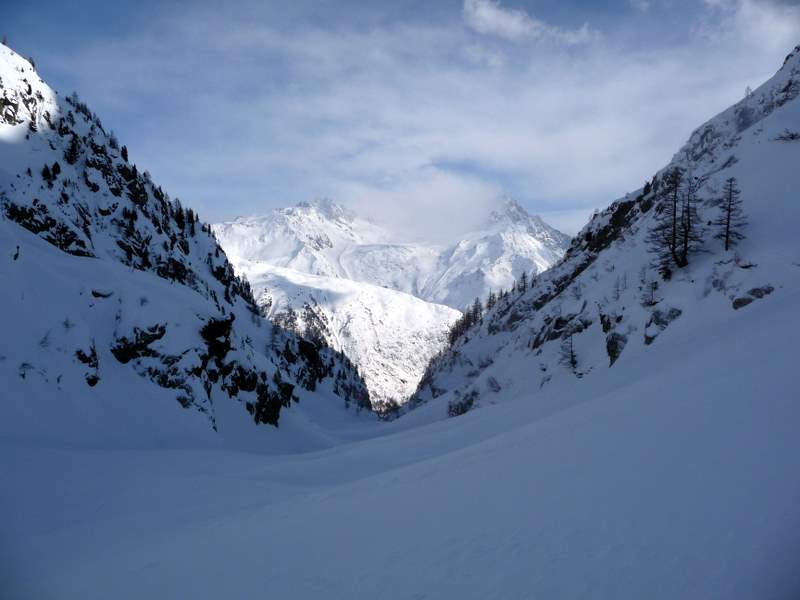 #16 Tré-les-Eaux : Le val de Tré-les-Eaux et le glacier du Tour au fond Tré-les-Eaux : Le val de Tré-les-Eaux et le glacier du Tour au fond