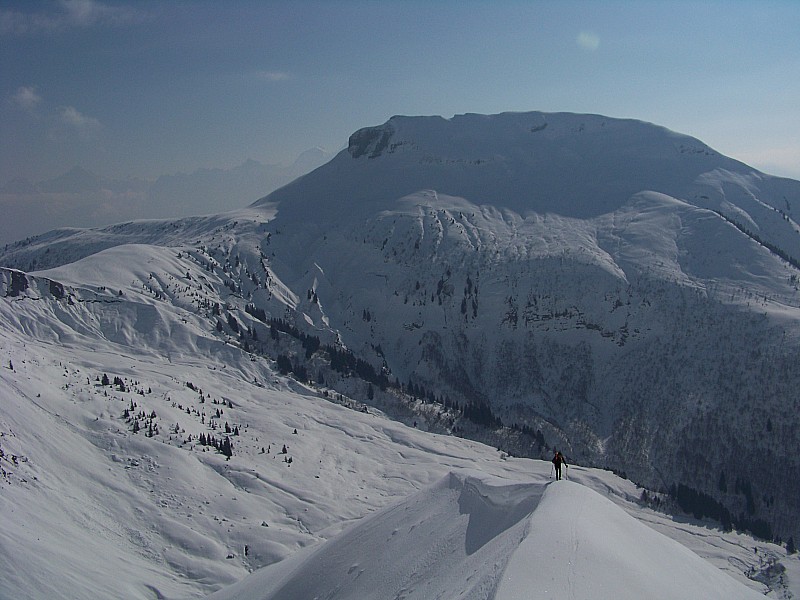 #3 couloir du chien : Vue sur la face W du Croise Baulet. Le Mt Blanc est dans la brume. couloir du chien : Vue sur la face W du Croise Baulet. Le Mt Blanc est dans la brume.