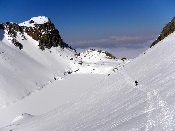 #10 Crozet : Le lac est très bas, ça donne pas envie de trainer dans cette traversée! Crozet : Le lac est très bas, ça donne pas envie de trainer dans cette traversée!