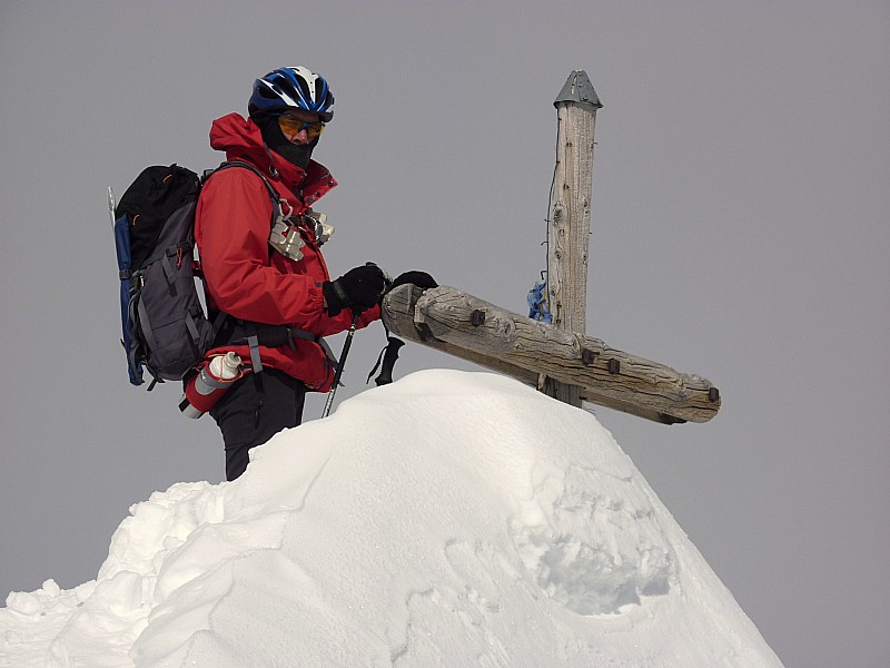 #6 Croix de Belledonne : Encore une fois on ne mangera pas au sommet, le temps menaçait puis le grand beau est revenu au dessus des Doménons. Croix de Belledonne : Encore une fois on ne mangera pas au sommet, le temps menaçait puis le grand beau est revenu au dessus des Doménons.
