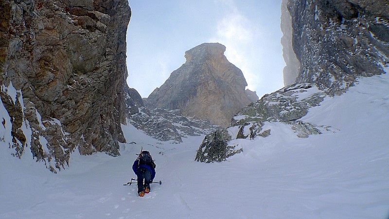 #3 Pat à la trace... : ...dans le couloir Nord de l Pat à la trace... : ...dans le couloir Nord de l'Aiguillette