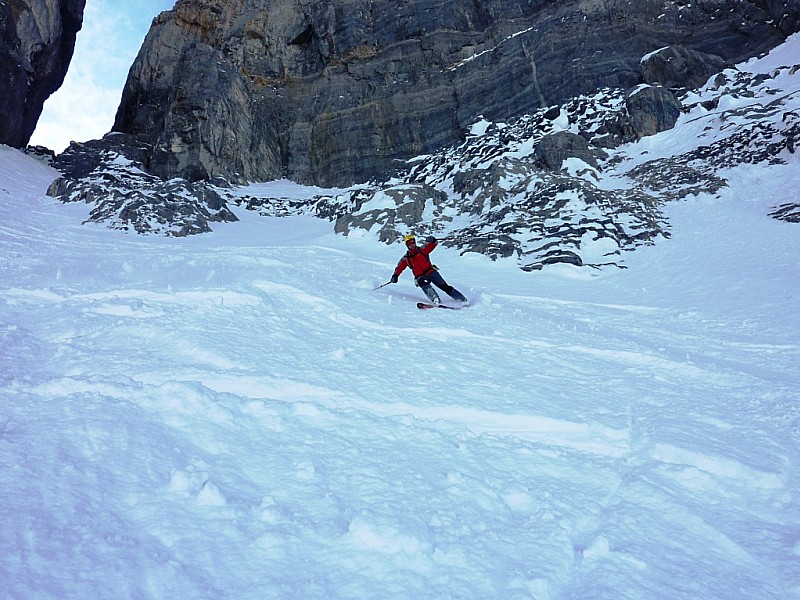 #12 Couloir de la Mitraille : Dans le bas, un peu plus poudreux! Patrick Couloir de la Mitraille : Dans le bas, un peu plus poudreux! Patrick