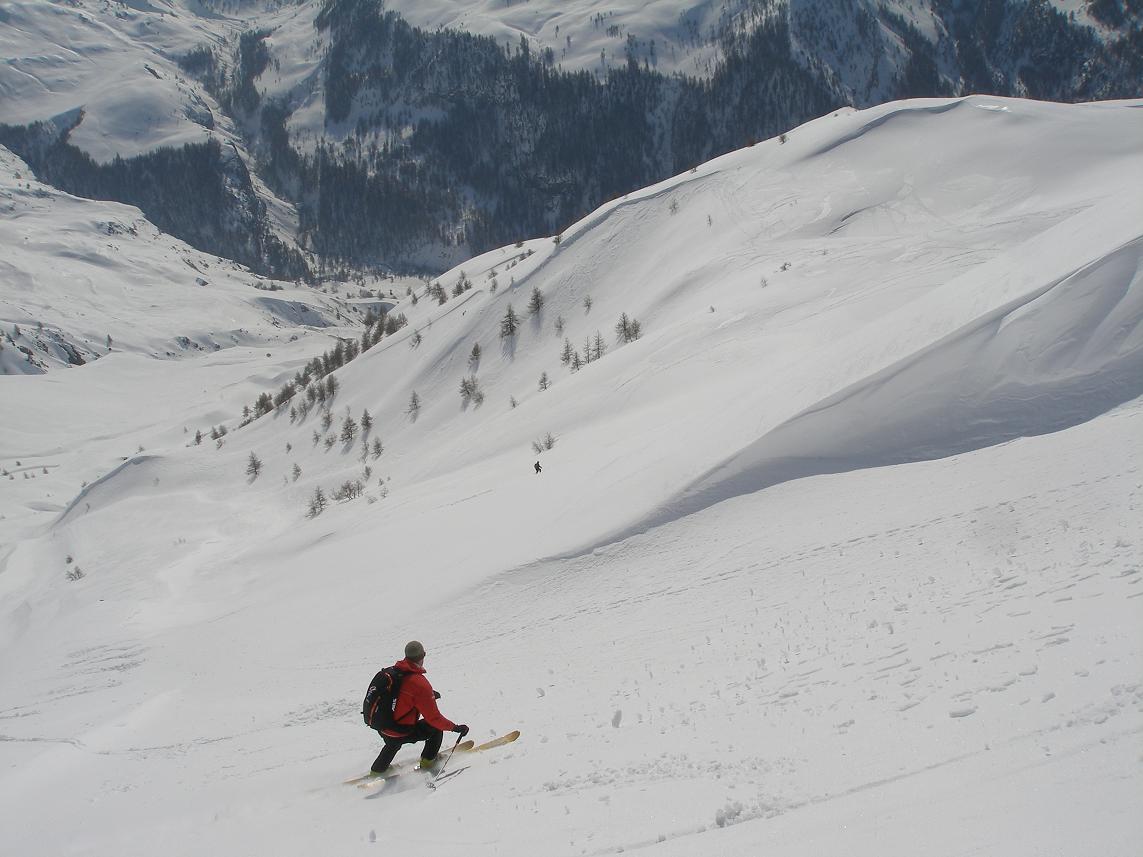 #9 bonne pente : avec un peu de neige ramenée par le vent bonne pente : avec un peu de neige ramenée par le vent