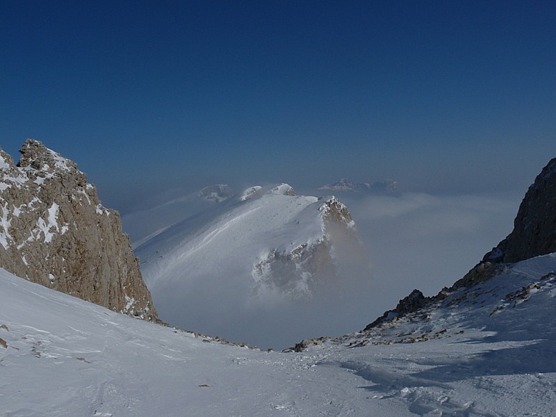 #4 Sortie du couloir : en face de la Pierre Blanche et le Grand Moucherolle au fond. Sortie du couloir : en face de la Pierre Blanche et le Grand Moucherolle au fond.