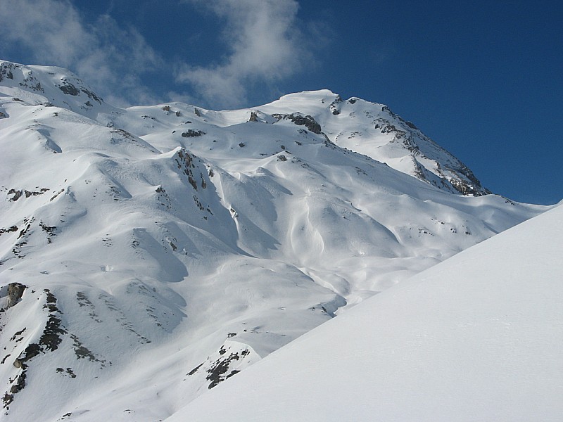 #2 Face sud-est sommitale : Dolines et érosions Face sud-est sommitale : Dolines et érosions