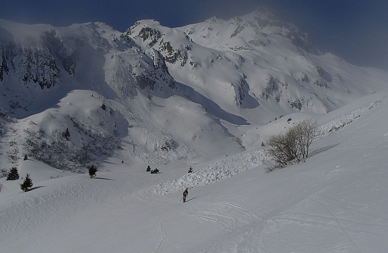 #2 purges généralisées : Des coulées de chaque côté dans la combe de Mont-Rond purges généralisées : Des coulées de chaque côté dans la combe de Mont-Rond