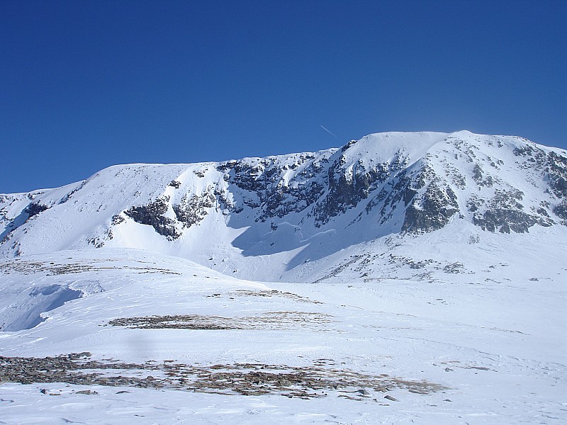#3 Couloir de la Croix Pinelli : On distingue bien le départ des plaques au pied du couloir Couloir de la Croix Pinelli : On distingue bien le départ des plaques au pied du couloir