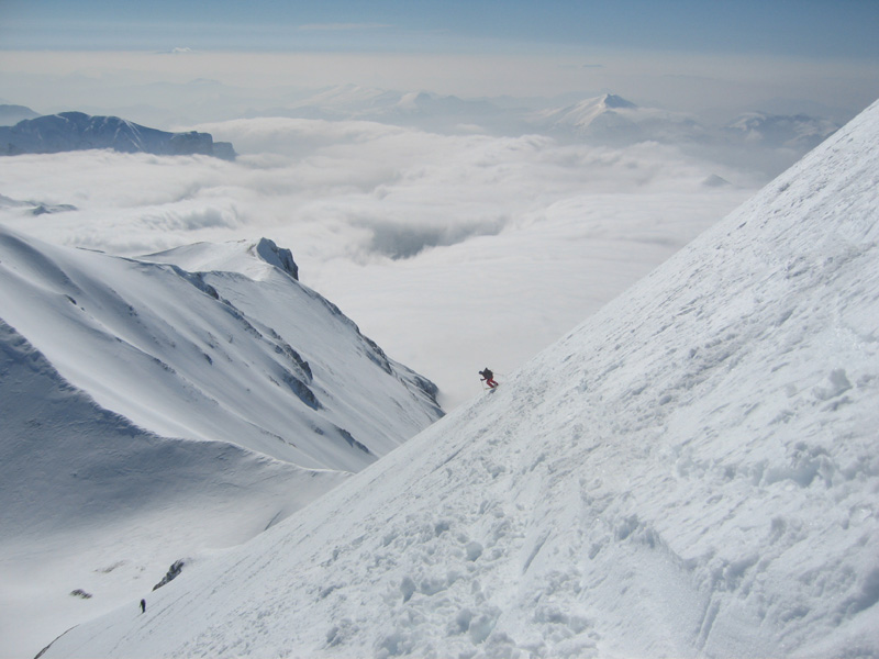 #16 pente sommitale : au-dessus des nuages pente sommitale : au-dessus des nuages