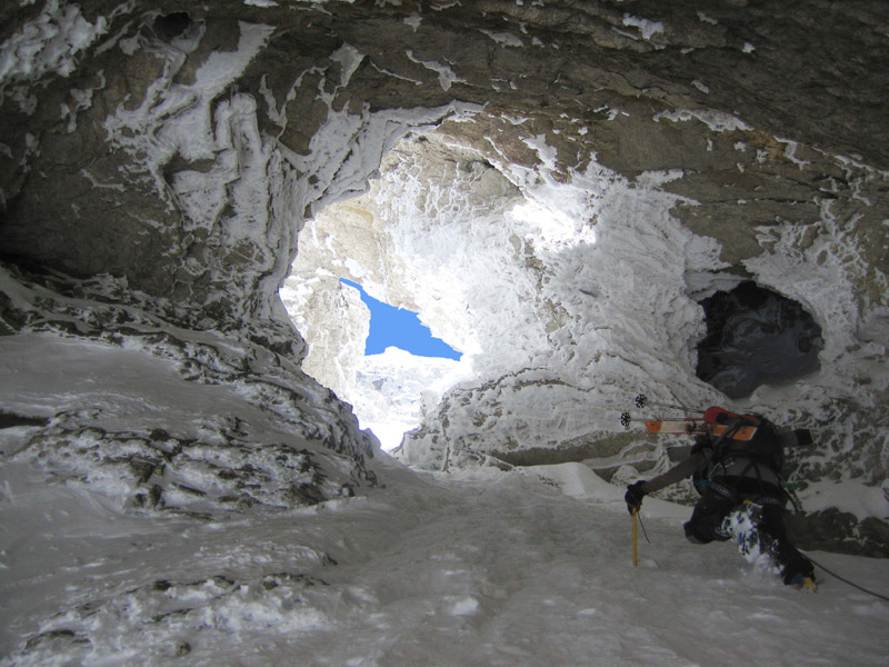 #11 Dans le deuxième trou : Isa fonce vers la lumière Dans le deuxième trou : Isa fonce vers la lumière