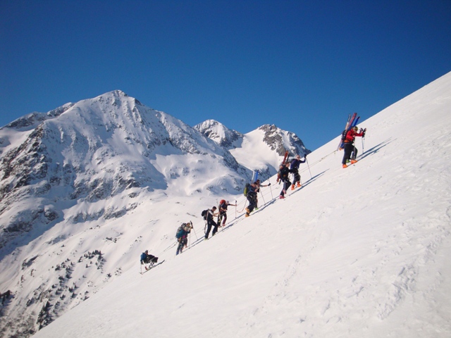 #13 Du pentu sur fond de Rochères : Merci à Martine pour cette chouette photo ... la force d Du pentu sur fond de Rochères : Merci à Martine pour cette chouette photo ... la force d'une équipe ... tous pour un, un pour tous !