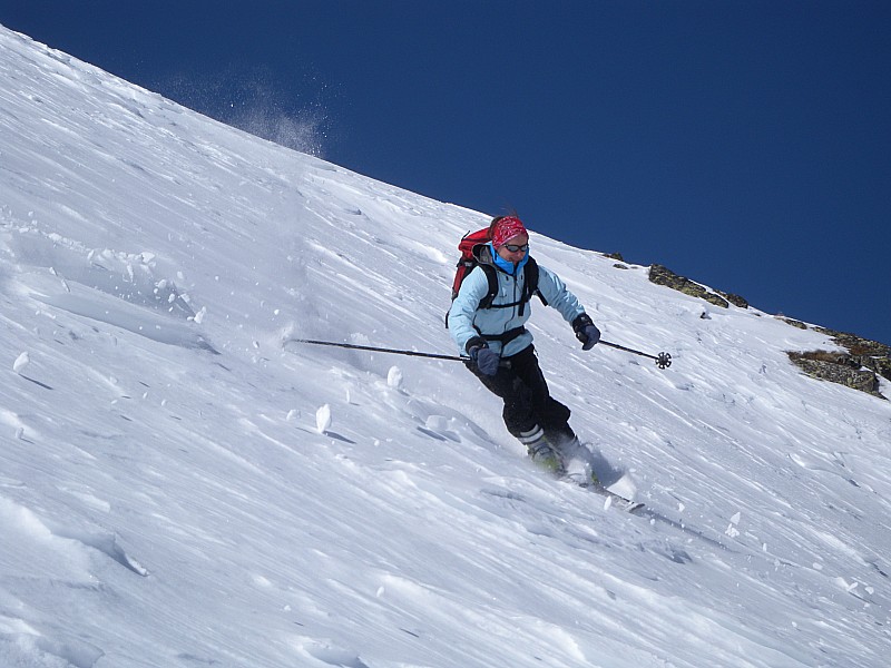 #1 MC skie le sommet : La seule qui a sorti le sommet à skis et qui l MC skie le sommet : La seule qui a sorti le sommet à skis et qui l'a skié avec la banane. Trop fort.