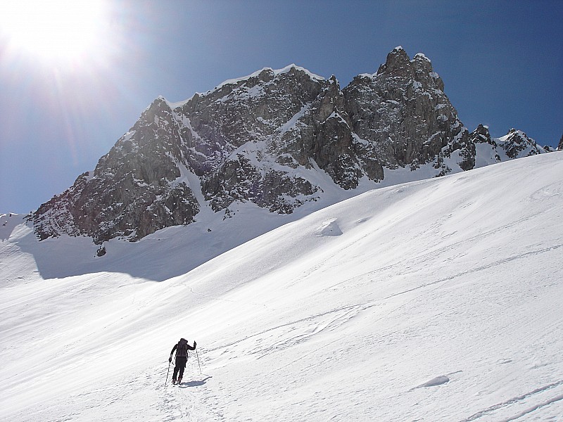 sous le Grand Pic : dans la neige difficile (2 pas en avant, 1 pas en arrière...) dans la combe longeant le Grand Pic