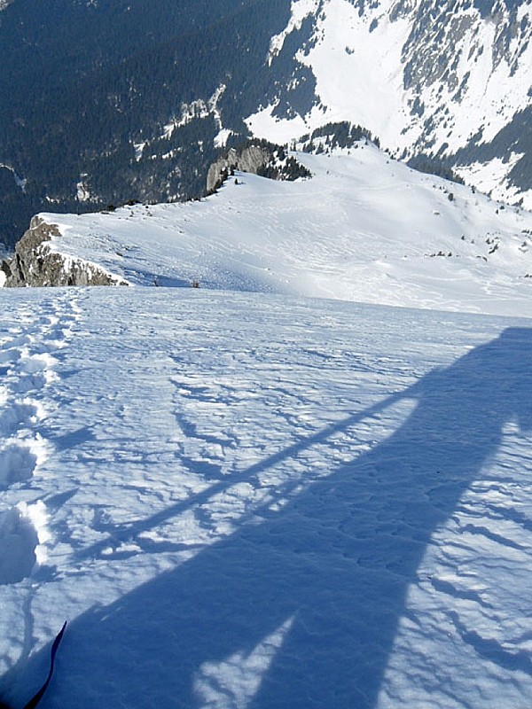 #1 mon ombre se jette dans la fac : la partie bombée .. belle et bombée , assez impressionnant ce vide sur la Chèvrerie mon ombre se jette dans la fac : la partie bombée .. belle et bombée , assez impressionnant ce vide sur la Chèvrerie