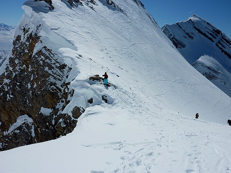 #6 Tête Pelouse couloir Sud : Sommet du couloir.Col de Bellachat. La combe de Bellachat à droite Tête Pelouse couloir Sud : Sommet du couloir.Col de Bellachat. La combe de Bellachat à droite