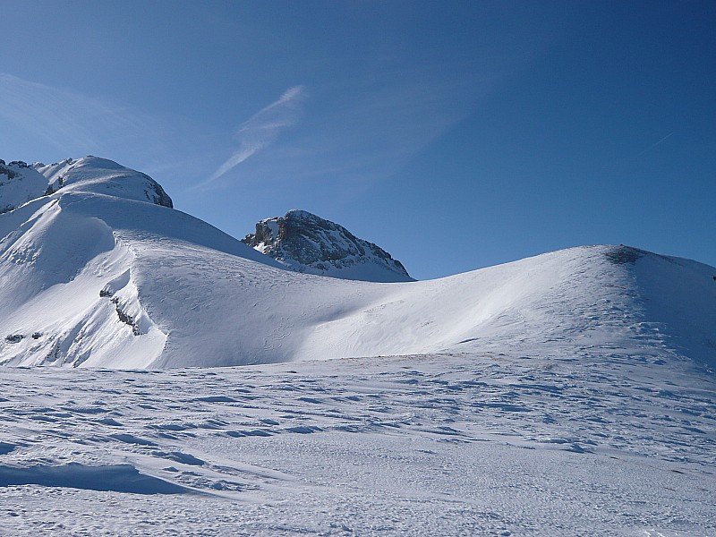 #2 tête du chateau : neige bien travaillée par le vent tête du chateau : neige bien travaillée par le vent
