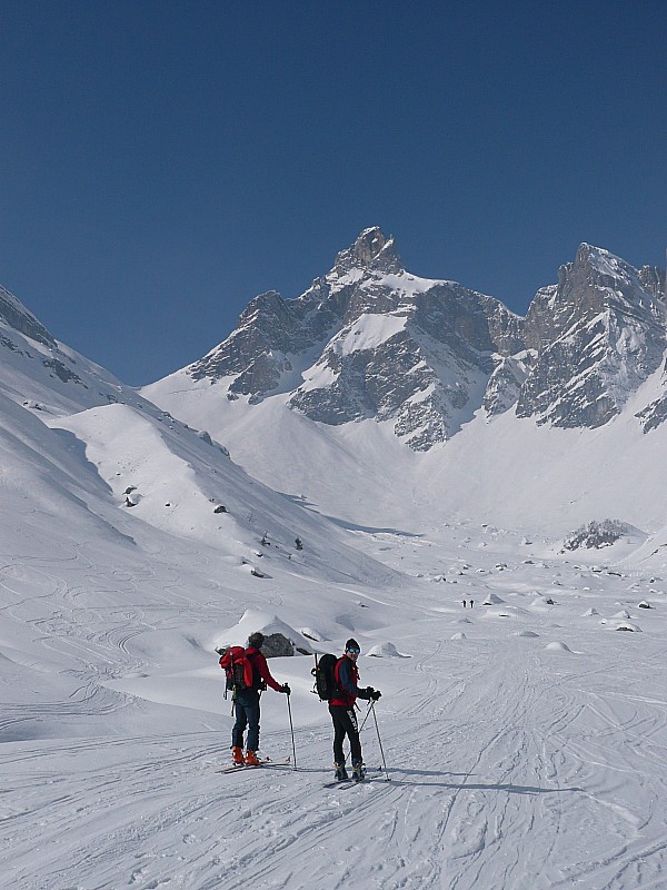 #4 vallon de Doran : belle remontée au col de Doran ,avec en ligne de mire la pointe percée vallon de Doran : belle remontée au col de Doran ,avec en ligne de mire la pointe percée
