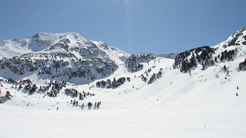 #9 Depuis le refuge Siscaro : Crête au sud-ouest du pic de la Cabaneta Depuis le refuge Siscaro : Crête au sud-ouest du pic de la Cabaneta