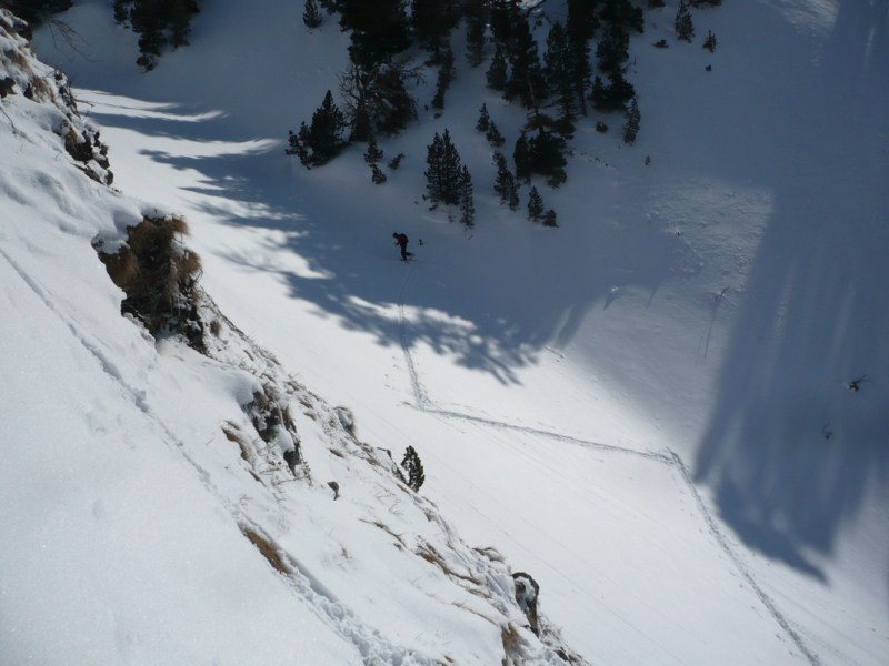 Peyreget-couloir : ça passe mieux que dans les barres au dessus de la forêt..!