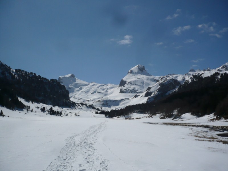 le grand plat... : quand la neige glisse, c'est pas long