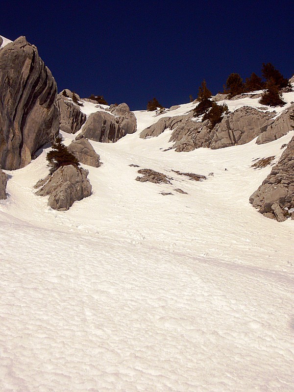 #1 Couloir de droite : Couloir ce jour. Ca passe bien aussi à droite de l Couloir de droite : Couloir ce jour. Ca passe bien aussi à droite de l'étroiture.