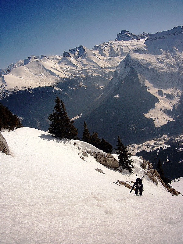 #2 Couloir de droite : Montée devant la pointe percée Couloir de droite : Montée devant la pointe percée