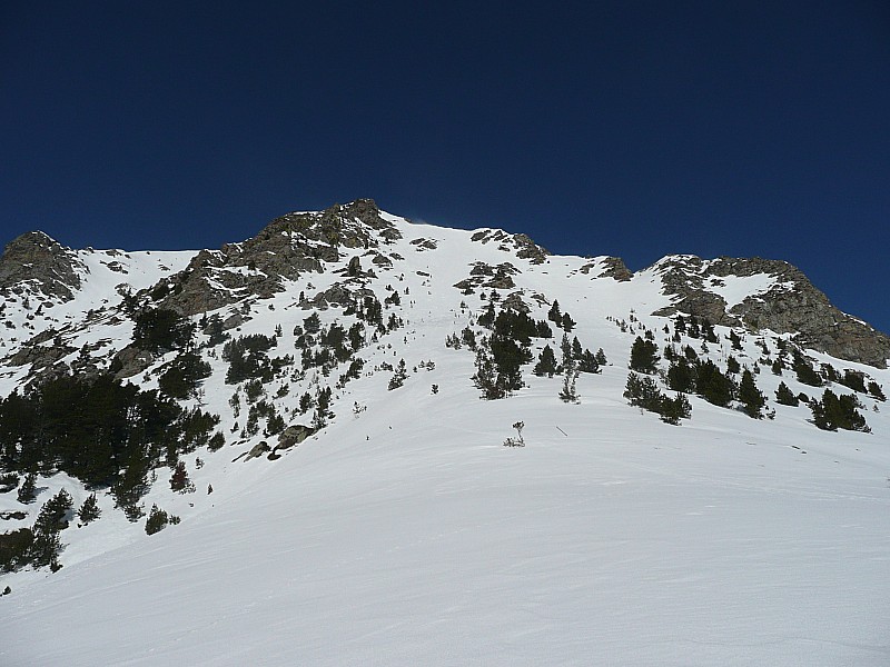 #3 Accès à la crête : Nous avons pris le vallon de droite pour rejoindre la crête Accès à la crête : Nous avons pris le vallon de droite pour rejoindre la crête