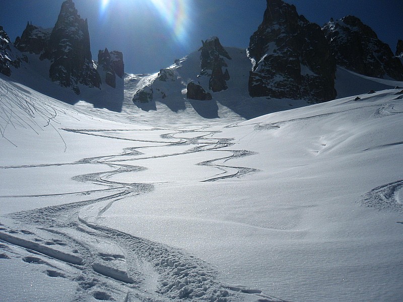 #7 Vue du pas de Préfouns : trace de montée de ceux qui ont fait le couloir NW Vue du pas de Préfouns : trace de montée de ceux qui ont fait le couloir NW